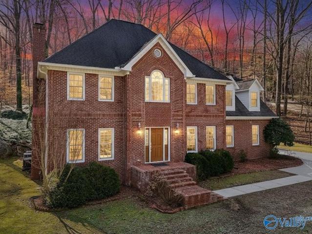 House for sale in Guntersville, Alabama
