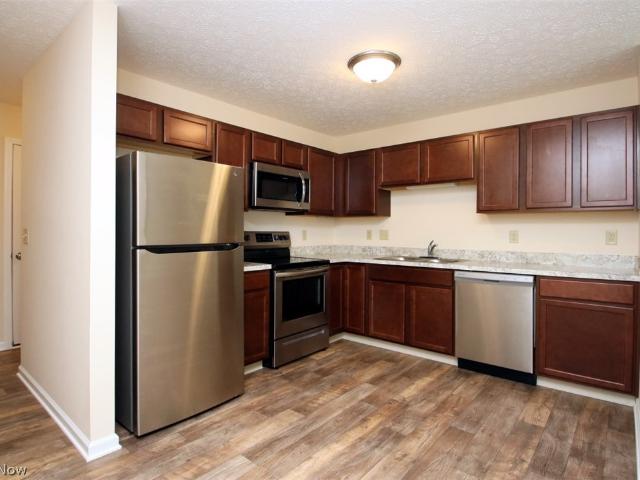Townhouse for sale in Avon Lake, Ohio