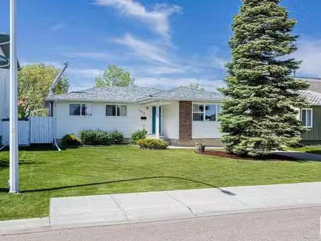 House for sale in Rolly View, Alberta