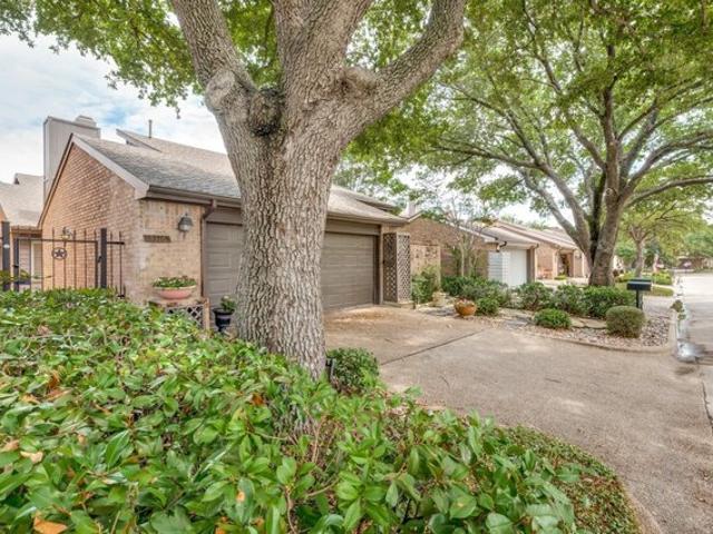 Townhouse for sale in Farmers Branch, Texas