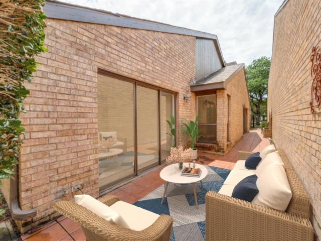 Townhouse for sale in Farmers Branch, Texas