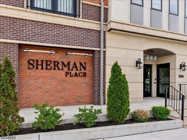 Condo for sale in Hudson, New Jersey