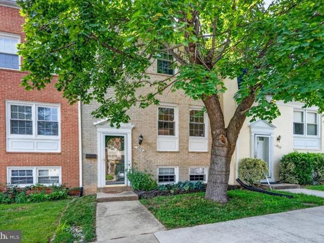 Townhouse for sale in Virginia