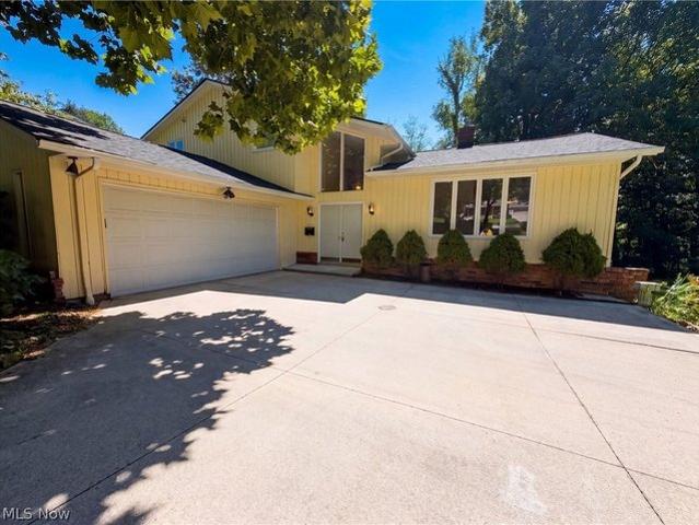 House for sale in Ledge Hill, Solon