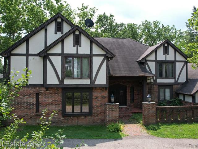 House for sale in West Bloomfield, Michigan
