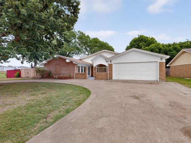 House for sale in Forest Hill, Texas