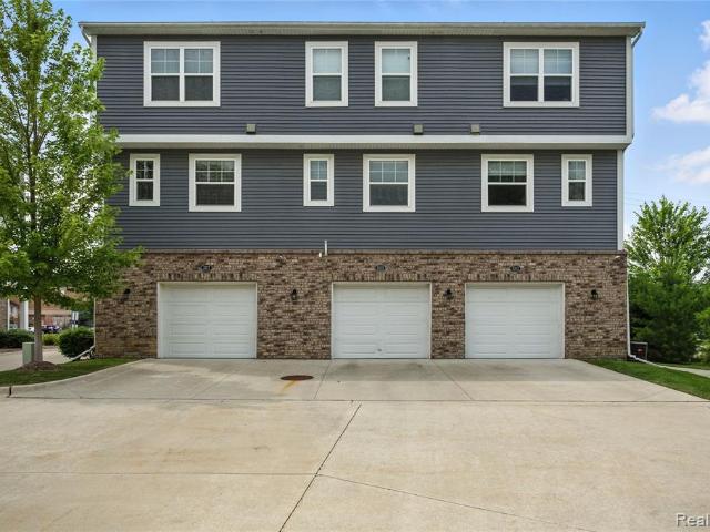 Condo for sale in Auburn Hills, Michigan