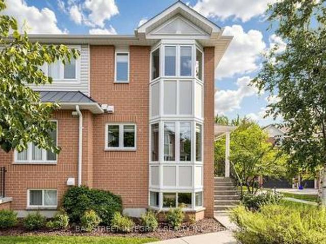 Townhouse for sale in Woburn, Ontario