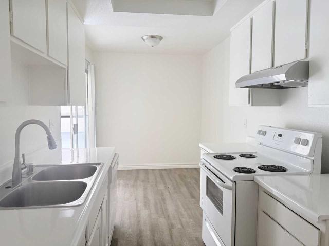 Apartment for rent in Canoga Park, California
