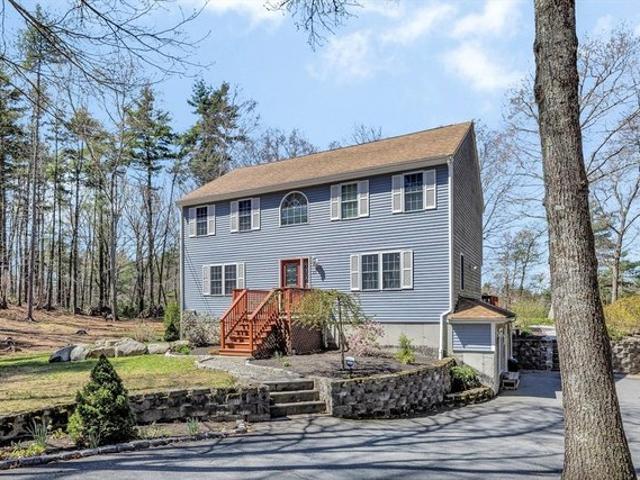 House for sale in Rochester, Massachusetts