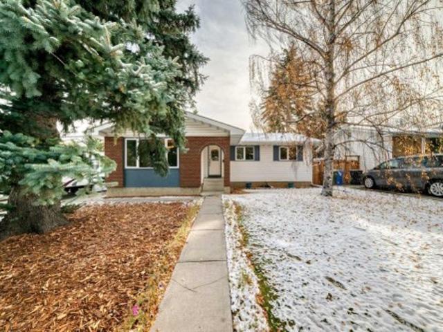 House for sale in Braeside, Calgary