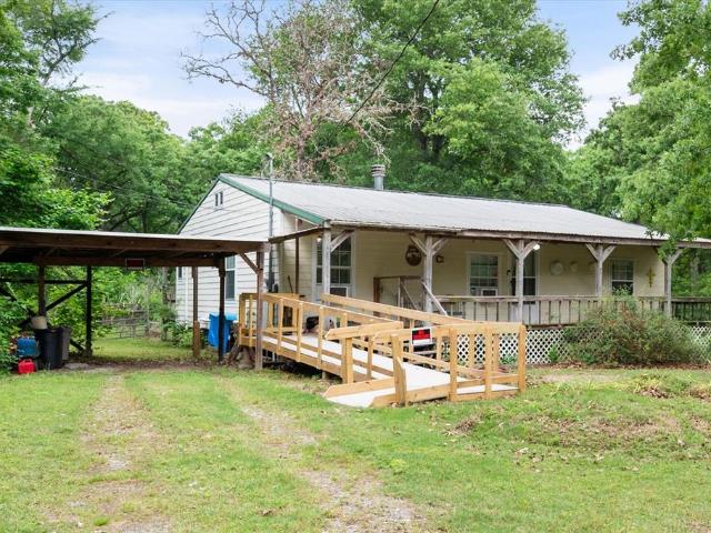 House for sale in Fairfield, Texas