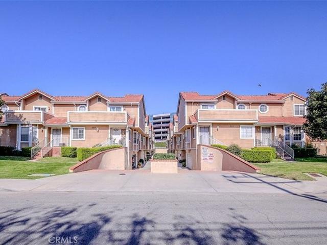 Townhouse for sale in Monrovia, Los Angeles County