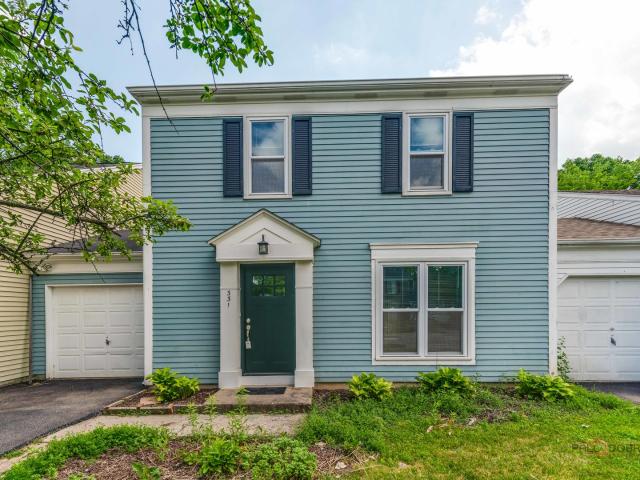Townhouse for sale in Mchenry, Illinois