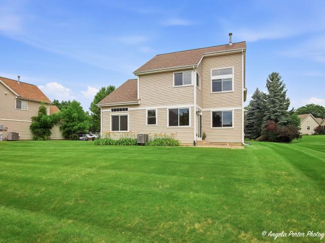 House for sale in Mchenry, Illinois