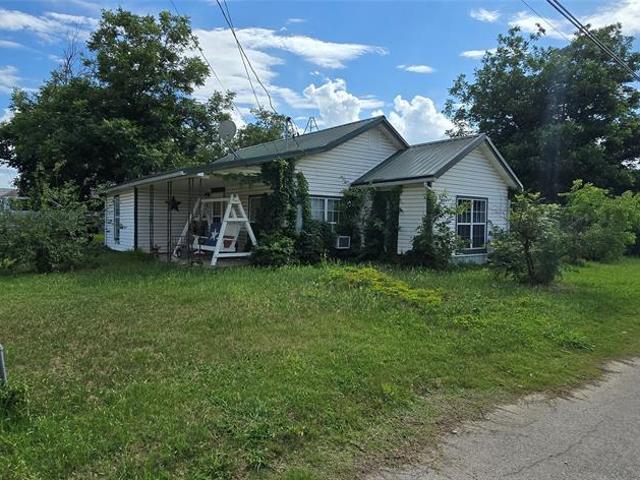 House for sale in Jacksboro, Texas