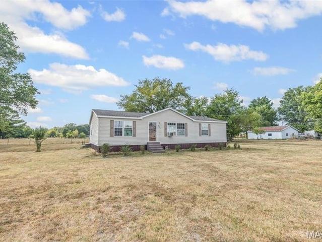 House for sale in Perry, Illinois