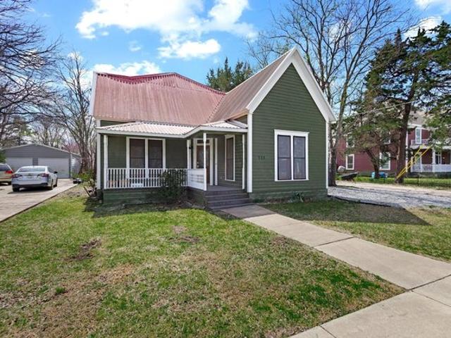 House for sale in Whitewright, Texas