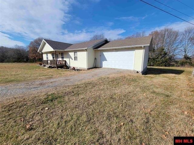 House for sale in Gainesville, Missouri