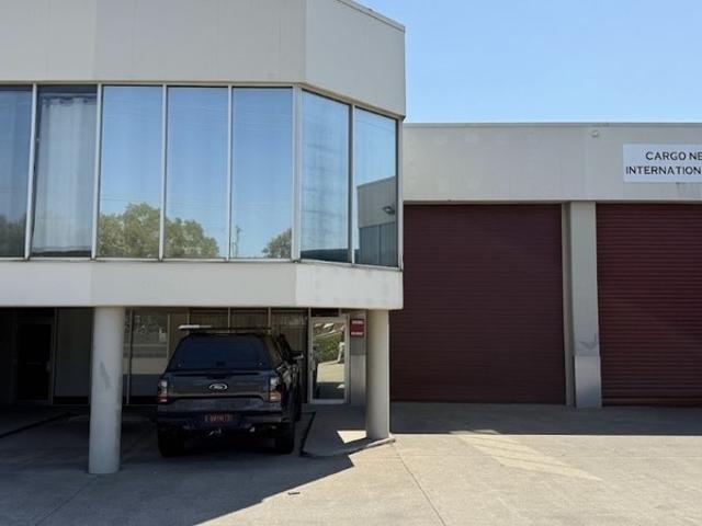 Warehouse for rent in Toombul, Queensland