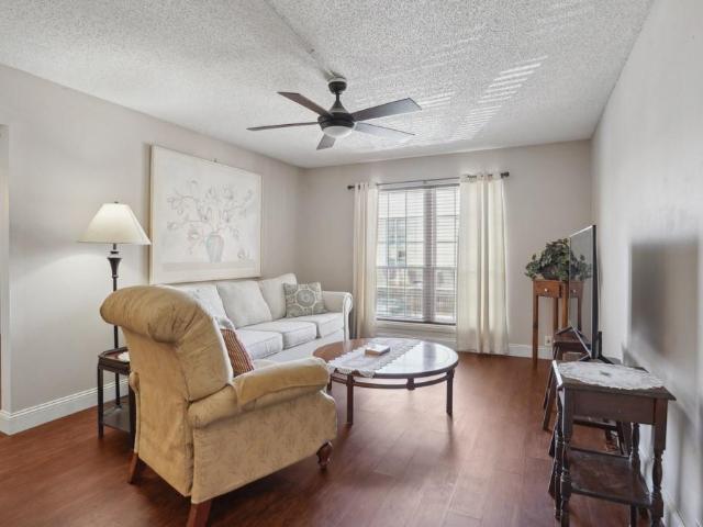 Condo for sale in Metairie, Louisiana
