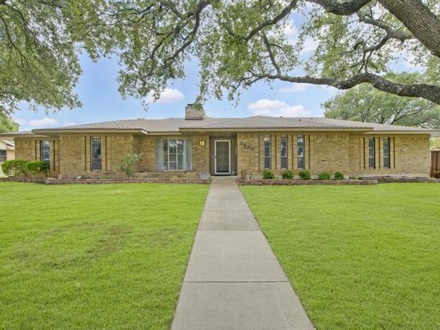 House for sale in Farmers Branch, Texas