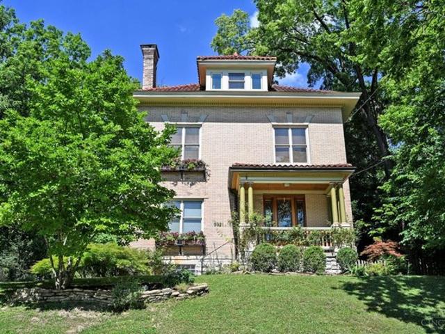 House for sale in Roselawn, Ohio