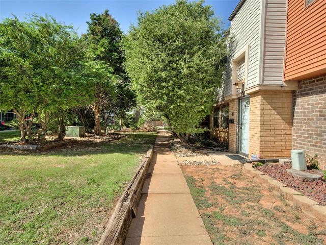 Townhouse for sale in Oklahoma City, Oklahoma County