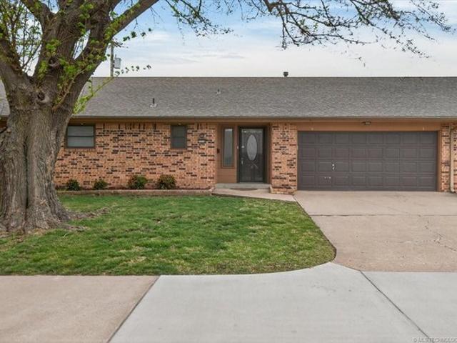 Townhouse for sale in Bartlesville, Oklahoma