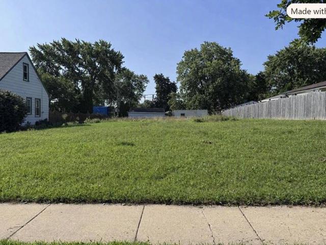 Land for sale in Greenfield Park, Wisconsin