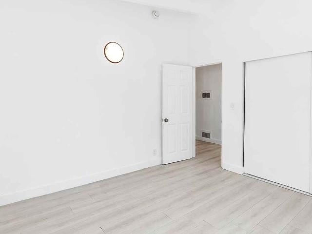 Apartment for rent in Canoga Park, California