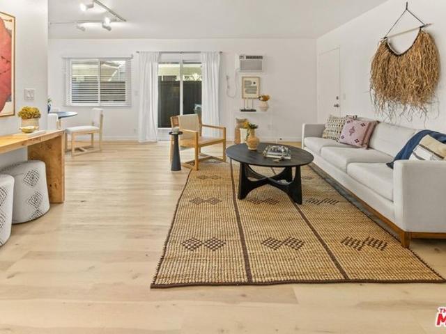 Condo for sale in Los Angeles, Los Angeles County
