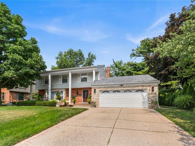 House for sale in Troy, Michigan