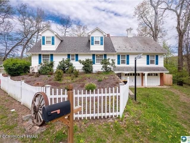 House for sale in Mount Bethel, Pennsylvania