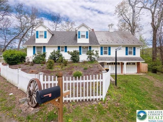 House for sale in Mount Bethel, Pennsylvania