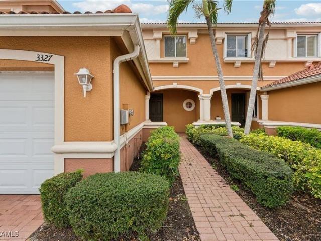 Townhouse for sale in Cape Coral