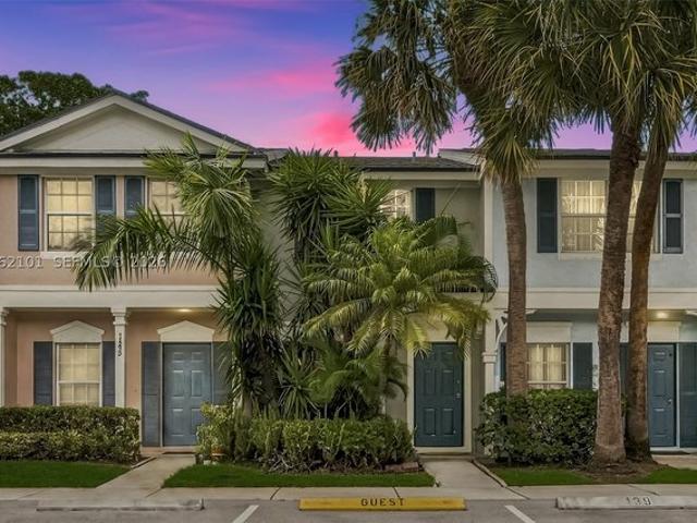 Townhouse for sale in Margate, Florida
