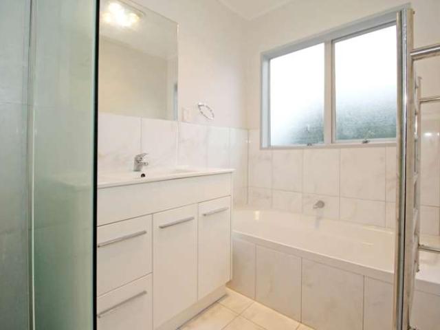 Townhouse for rent in Howick, Oroua County