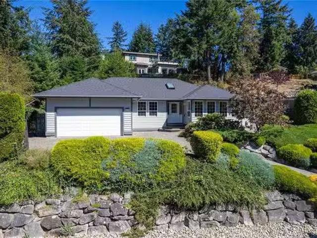 House for sale in Nanoose Bay