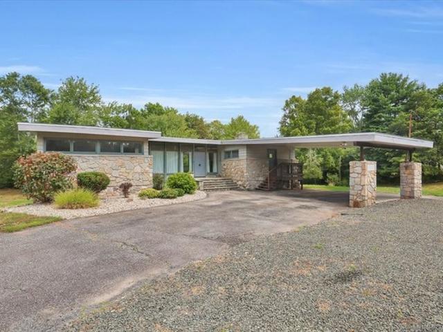 House for sale in Cheshire, Connecticut