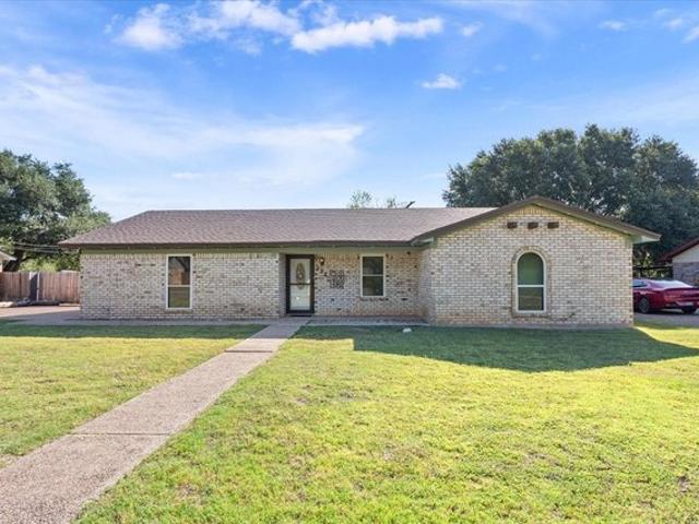 House for sale in Hewitt, Texas
