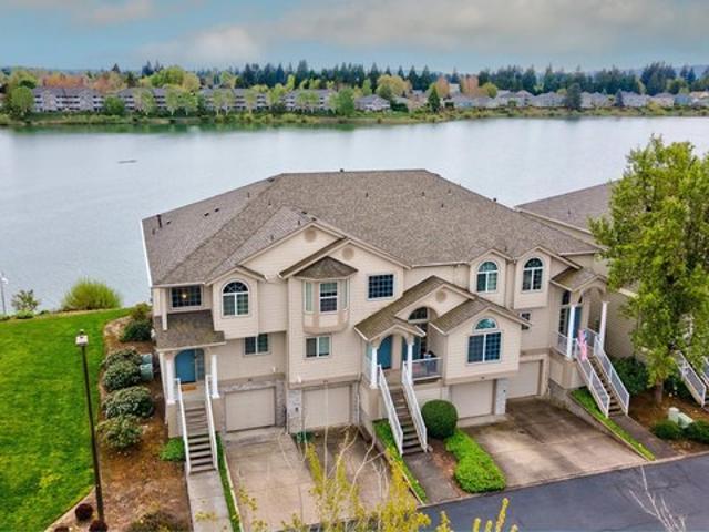 Condo for sale in Oregonia