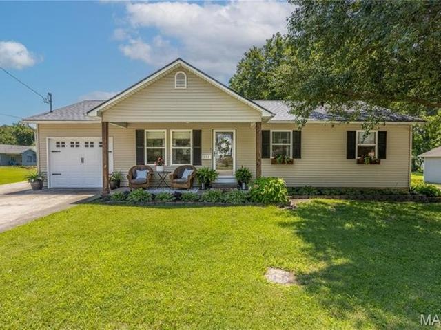 House for sale in Chaffee, Missouri