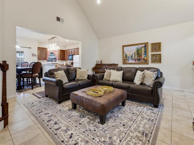Townhouse for sale in Sunset, Texas