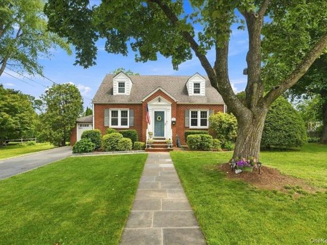 House for sale in Hawthorne, New York