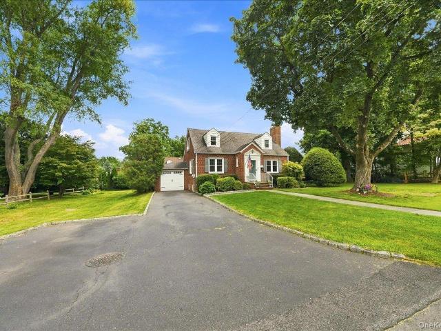 House for sale in Hawthorne, New York