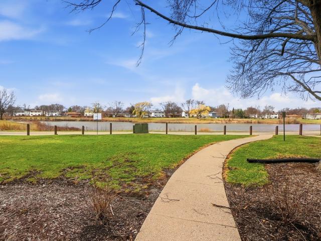 Condo for sale in Carol Stream, Illinois