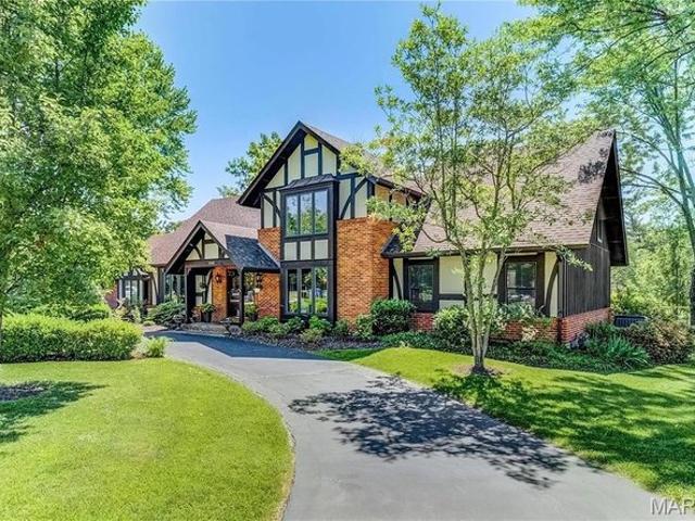 House for sale in Creve Coeur, Missouri