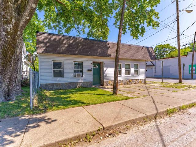 House for sale in Evansville, Indiana