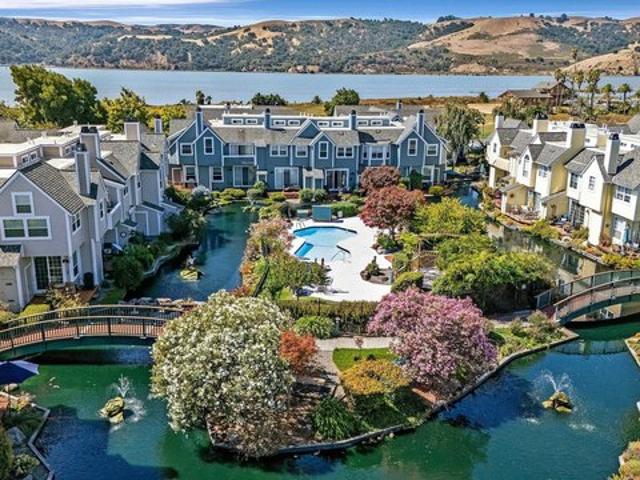 Condo for sale in Solano, California